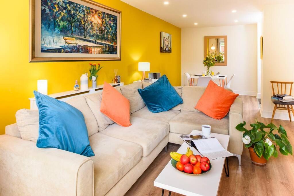בלפסט Luxury City Apartment Underground Parking 5* מראה חיצוני תמונה